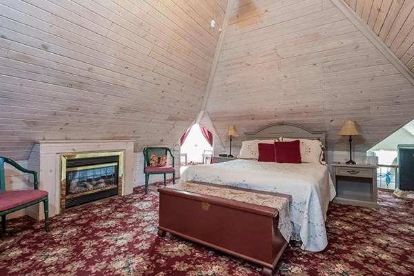 Kingsley House Bed & Breakfast - Full Home Fennville Экстерьер фото