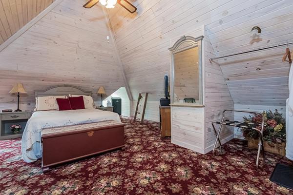 Kingsley House Bed & Breakfast - Full Home Fennville Экстерьер фото