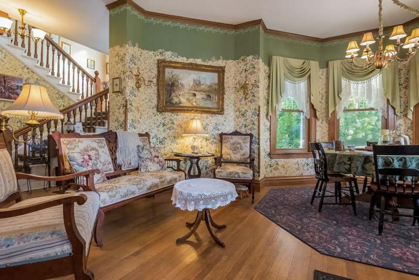 Kingsley House Bed & Breakfast - Full Home Fennville Экстерьер фото