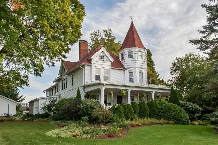 Kingsley House Bed & Breakfast - Full Home Fennville Экстерьер фото